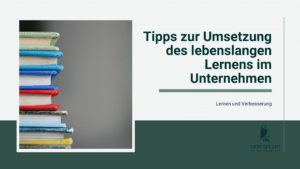 Stapel bunter Bücher neben Präsentation mit Tipps zum lebenslangen Lernen im Unternehmen, Logo von Timo Specht Online Marketing.